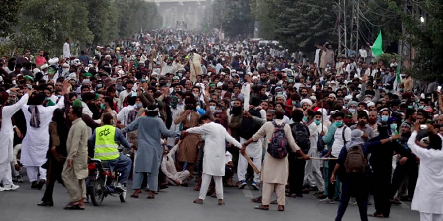 पाकिस्तानको हिंसात्मक प्रदर्शनमा दुई प्रहरीको मृत्यु   